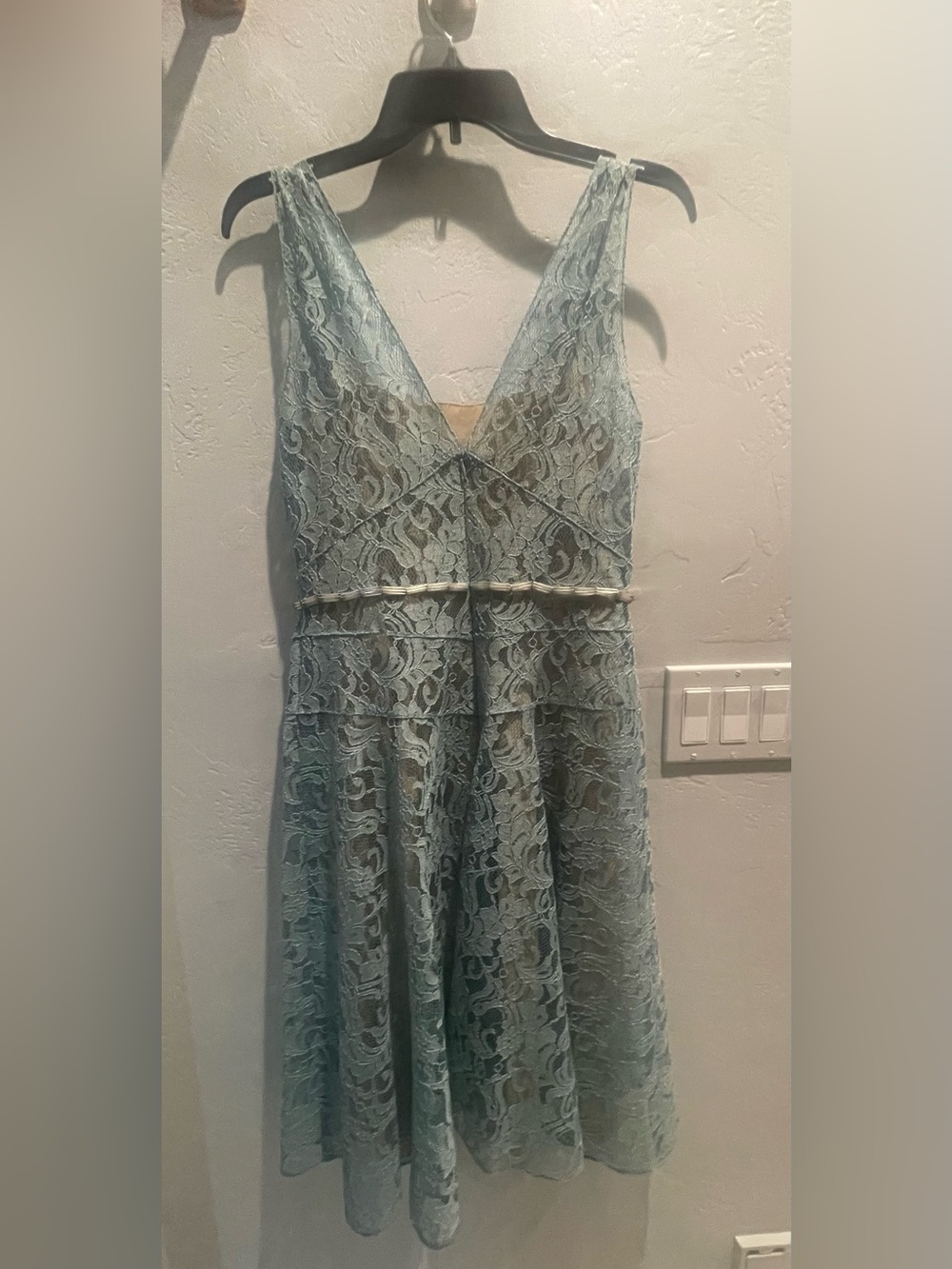 Vera Wang Lavender Label light blue Lace V-Neck Midi Dress size 2